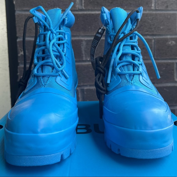 Converse x Ambush Duck Boot in Blue. Unisex. - Picture 11 of 14